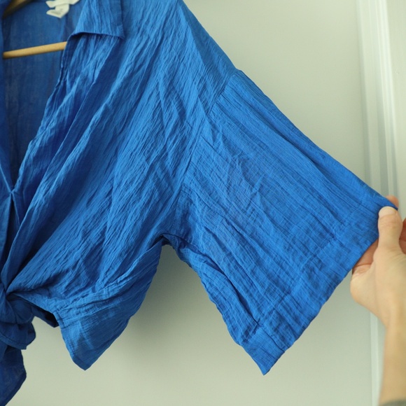 Electric Blue Cropped Shirt with Bow - L - Picture 2 of 6